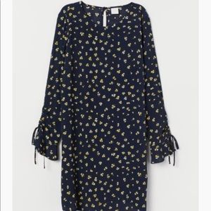 H&M Flounce-sleeved Dress